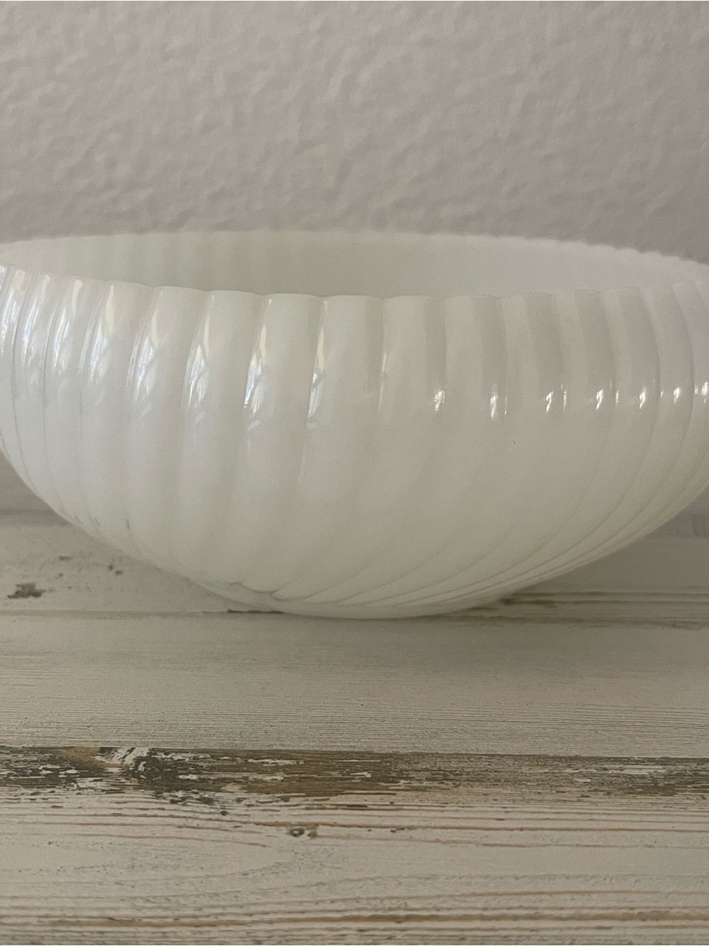 Vintage Fire King Milk Glass Ribbed Swirl Bulb Bowl - Picture 6 of 6